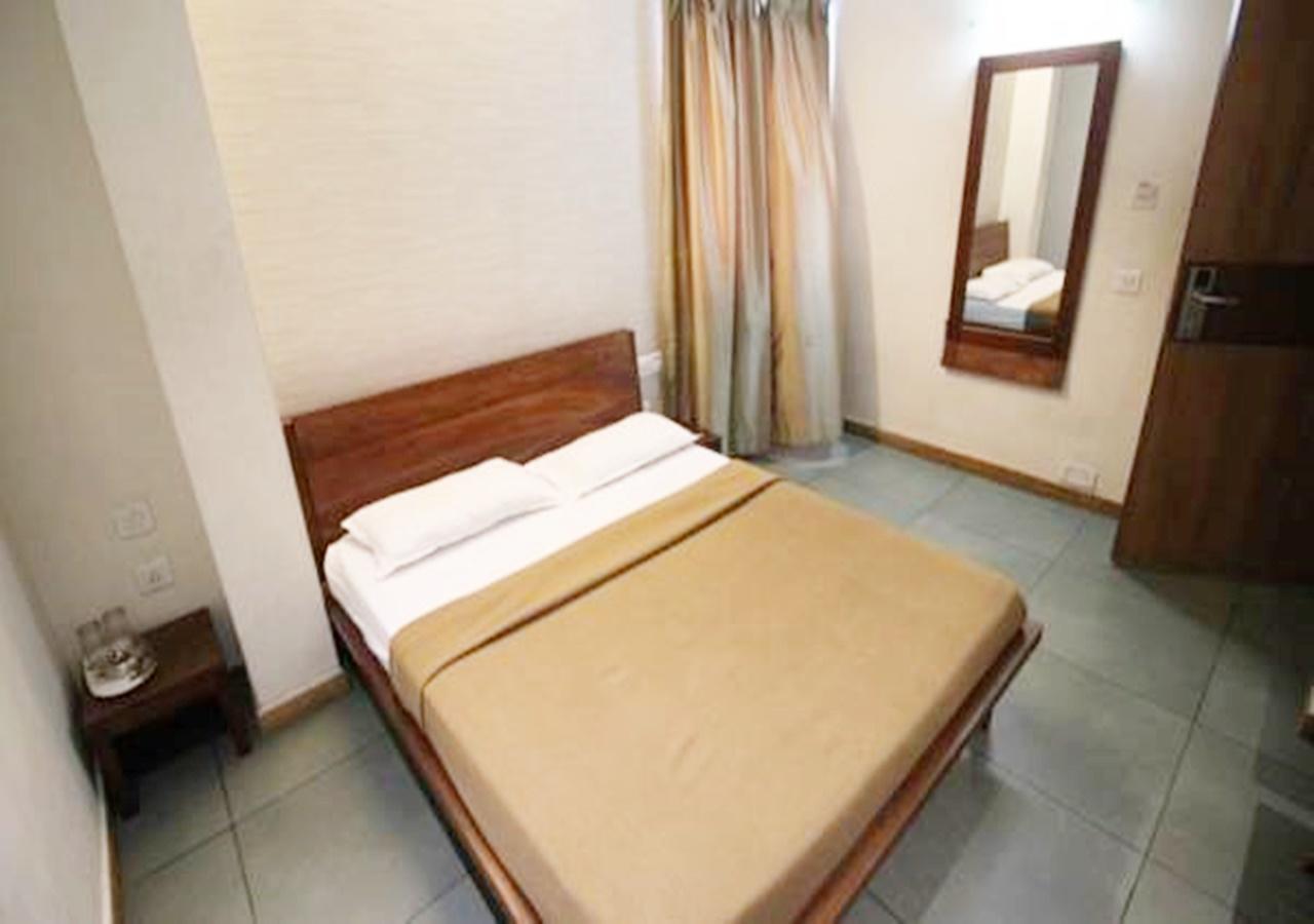 Hotel Holiday Home Bangalore Exterior photo