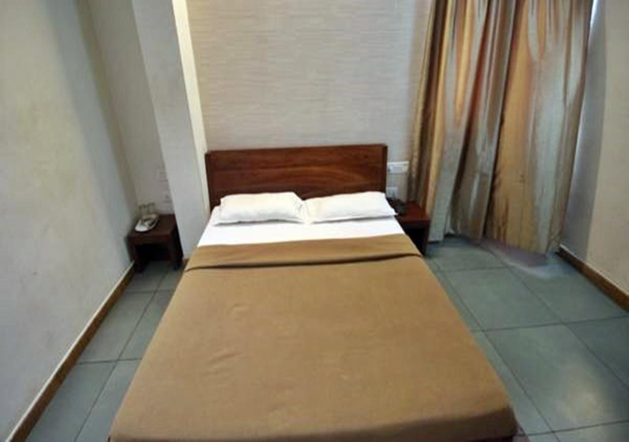Hotel Holiday Home Bangalore Exterior photo