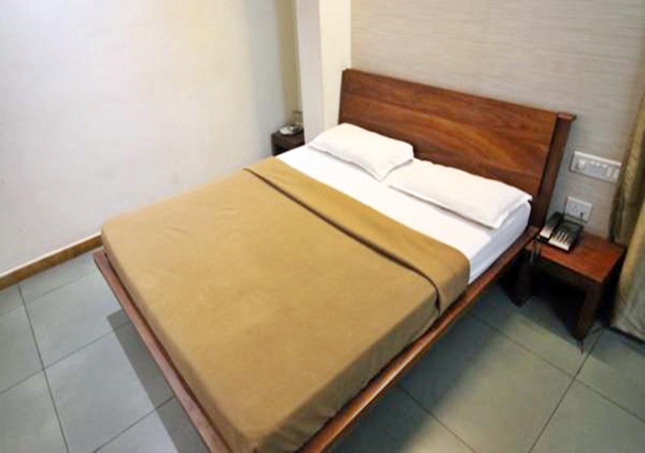 Hotel Holiday Home Bangalore Exterior photo