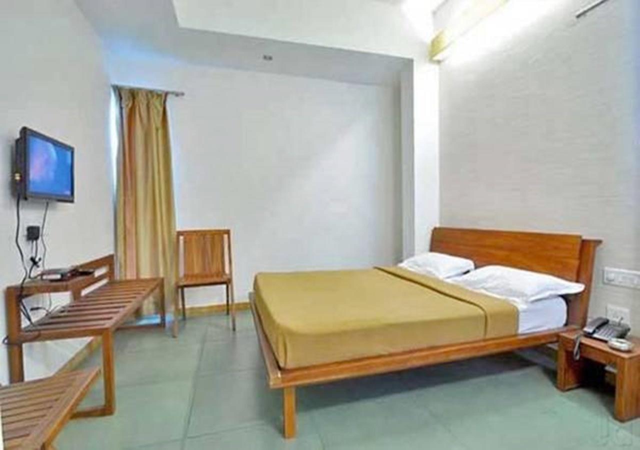 Hotel Holiday Home Bangalore Exterior photo